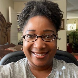 Meet your Posher, Myra